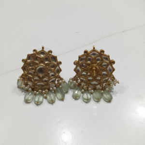 Heritage Lattice with Emerald-Toned Grace