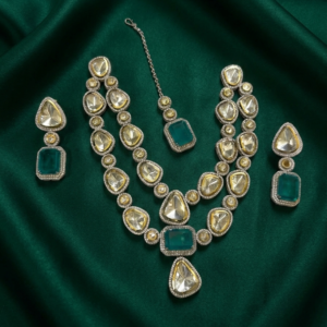 The Emerald & Oversized Polki Grand Bridal Set