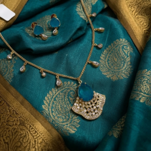 Teal Crystal & Gold Filigree Set