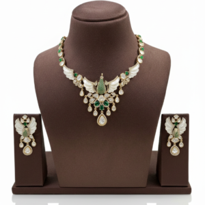 Majestic Swan Motif Emerald & Mother-of-Pearl Necklace Set