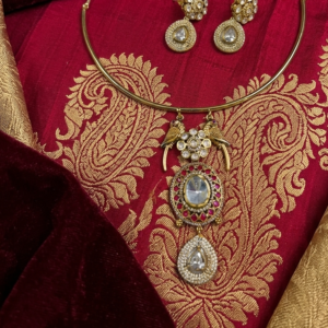 Contemporary Hasli & Parrot Motif Set